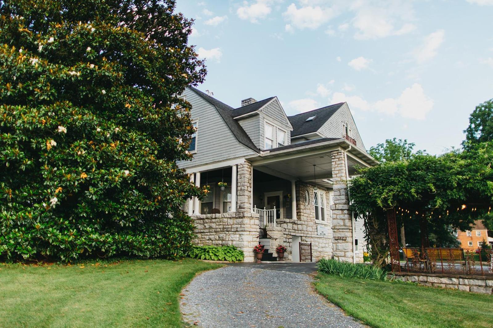 Friendly City Inn B&B Harrisonburg Exterior foto